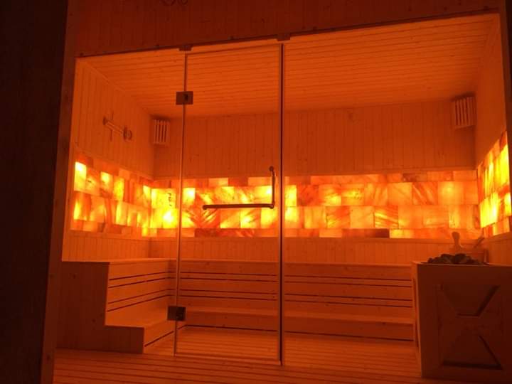 phòng xông hơi khô đá muối hồng ngoại cho spa tại Quảng Ninh 