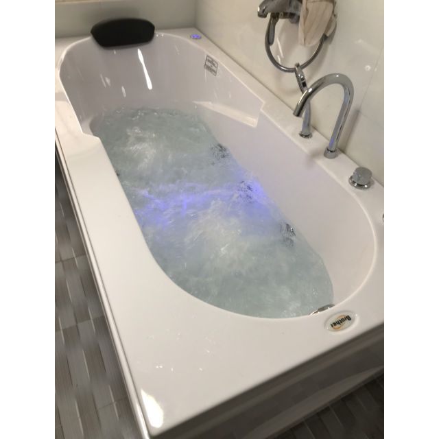 bồn tắm massage hãng nào tốt