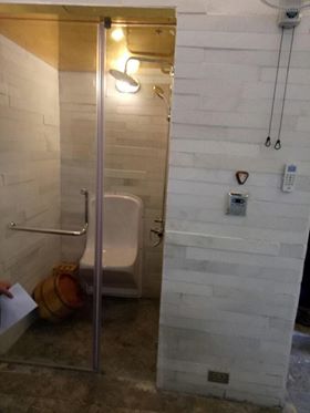 Phòng xông hơi đang thi công