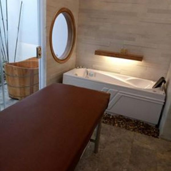 Địa chỉ bán bồn tắm massage giá rẻ tại Bắc Giang