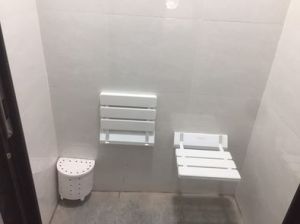 Ghế phòng xông hơi ướt không chân