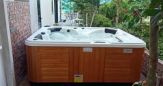 Các loại bồn sục Jacuzzi cho gia đình 